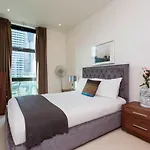Oyo Home Canary Wharf Residences