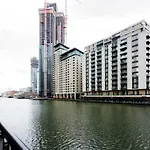 Oyo Home Canary Wharf Residences